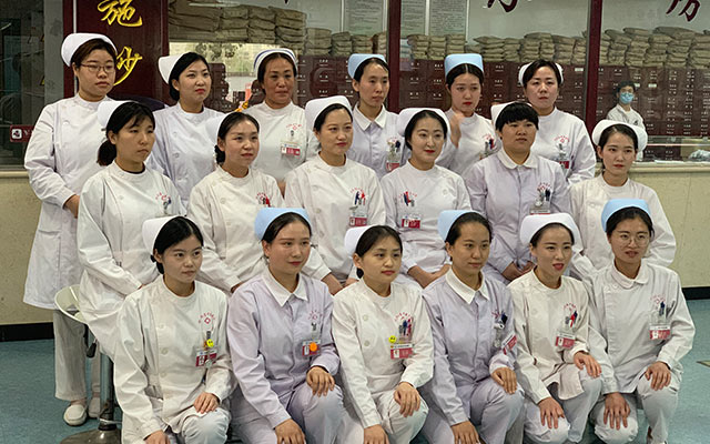 【5.12护士节】九游娱乐（NINE GAME）官方网站,九游成就未来举办茶话会白衣天使受表彰(图1)