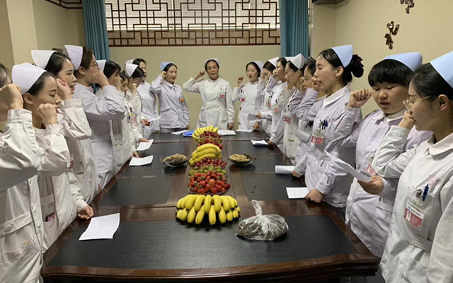 【5.12护士节】九游娱乐（NINE GAME）官方网站,九游成就未来举办茶话会白衣天使受表彰(图2)